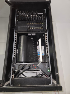 Photo de galerie - Pose et raccordement d'un coffret informatique 