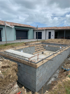 Photo de galerie - Réalisation d’une piscine bloc à bancher