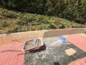 Photo de galerie - Pose d’un béton fibre avant la pose d’un enduit de décoration