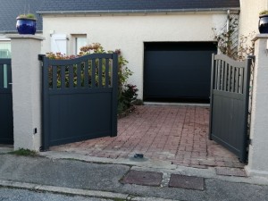 Photo de galerie - Remplacement portail motorisé et porte de garage 