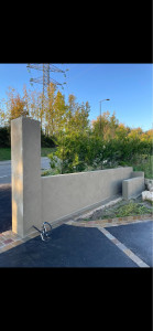 Photo de galerie - Muret portail après travaux, enduit ciment talocher