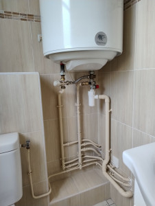 Photo de galerie - Installation chauffe eau suspendu 150L