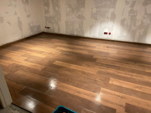 Photo de galerie - Pose carrellage 20x50 type parquet