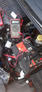 Photo de galerie - Consommation anormale de la batterie sur une Ford. Après diagnostic, le problème était lié au boîtier Blue&Me. après la réparation du boîtier le problème s'est résolu 