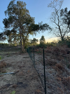 Photo de galerie - Pose de grillage souple ou rigide