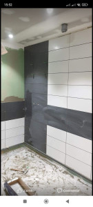 Photo de galerie - Réalisation complète d'une salle de bain avec WC suspendu . Plomberie, chauffage, électricité, placo, peinture, carrelage, faïence, appareil sanitaire et meuble. 