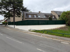 Photo de galerie - Clôture de jardin sur muret maçonné 