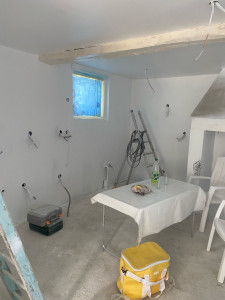 Photo de galerie - Installation d’une pièce complète en placo jusqu’à la finition eau, électricité et carrelage 