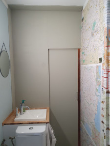 Photo de galerie - Création d'une cloison légère avec porte coulissante 