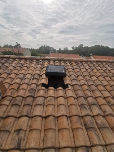 Photo de galerie - Pose d'un extracteur d'air de comble sur toiture