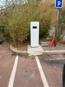 Photo de galerie - Installation borne de recharge 