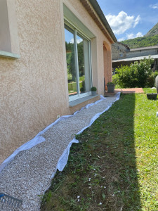 Photo de galerie - Pose d’une bande stérile en gravier 