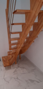 Photo de galerie - Vitrificateur (laqué)sur une escalier d'une maison neuve 