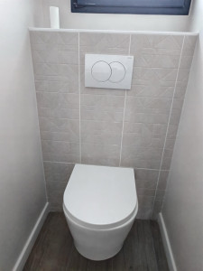 Photo de galerie - Installation du bâti ainsi que du WC suspendu