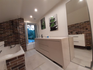 Photo de galerie - Remise a neuf d'une salle de bain 
propre comme un sous neuf ! 