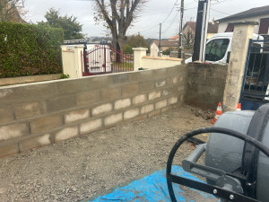 Photo de galerie - Construction mur en parpaing 