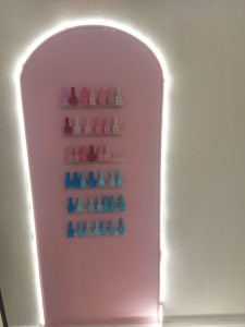 Photo de galerie - Création d,une décoration présentoir avec éclairage Led.