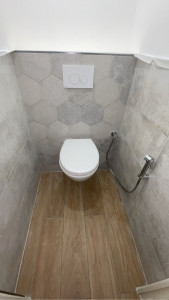 Photo de galerie - Installation toilette et douchette