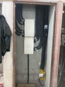 Photo de galerie - Coffret de distributeur de courant dans un immeuble 