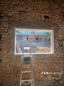 Photo de galerie - Redressez les tableaux , les appuis de la fenêtres 