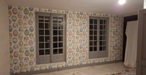 Photo de galerie - Pose de papier peint à raccord 