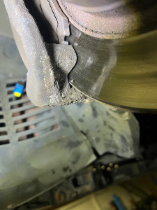 Photo de galerie - Changement des freins avant sur une voiture 