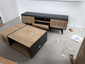 Photo de galerie - Table basse et table télé.
