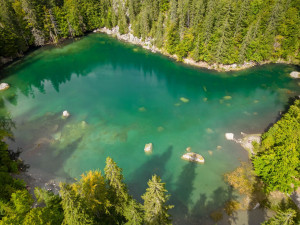 Photo de galerie - Lac vert Hte Savoie, vue drone