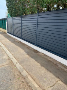 Photo de galerie - Pose d’une clôture en alu 