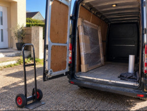 Photo de galerie - Livraisons et transport, chargement et manutention de meubles, cartons et objets ou gravats  et encombrants 