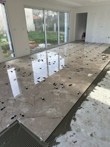 Photo de galerie - Carrelage d’une maison neuf de 147m2 