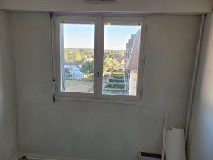Photo de galerie - Ratissage mur, pose de toile de verre.