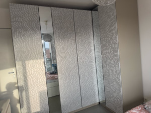 Photo de galerie - Montre une armoire IKEA