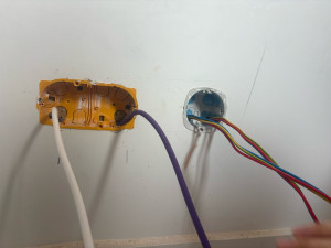 Photo de galerie - Déplacement branchement électrique ( antenne, prise, internet ) 