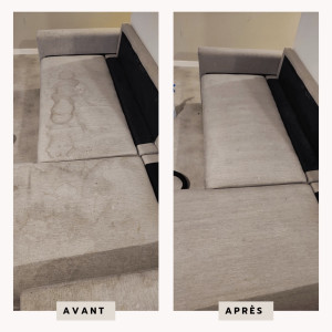 Photo de galerie - Nettoyage canapé à l’aide d’une shampouineuse et produit professionnel.