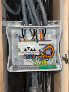 Photo de galerie - Câblage de tableau électrique chambre d’hôtel 