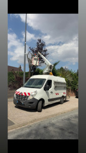 Photo de galerie - Travaille avec camion nacelle 
