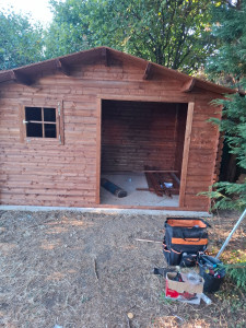 Photo de galerie - Montage abri de jardin castorama sur dallage de 14,20m2.
photo 4

