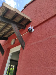 Photo de galerie - Installation caméra de surveillance