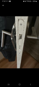 Photo de galerie - Avant montage poignée de porte 