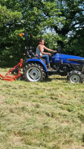 Photo de galerie - Fauchage champs 
