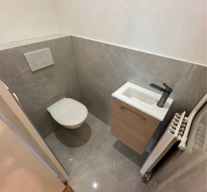 Photo de galerie - Pose de toilettes suspendu 