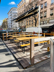 Photo de galerie - Montage d’une terrasse avec mobilier 