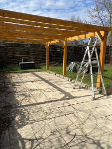 Photo de galerie - Restauration d’une pergola en bois 