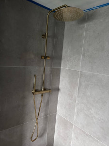 Photo de galerie - Mise en place colonne de douche 