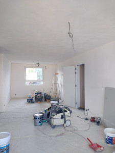 Photo de galerie - Faire tout corps d'état démolition, électricité, plomberie, menuiserie ,pose cuisine revêtement du sol, enduit,peinture finition très bon état 