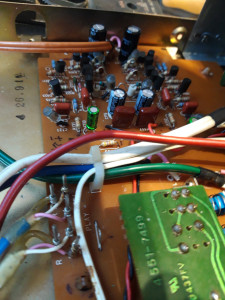 Photo de galerie - Recapage préamp harman kardon