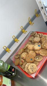 Photo de galerie - Activité cookies avec les enfants 