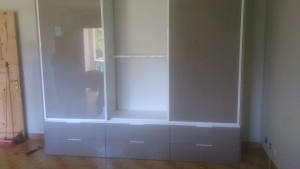 Photo de galerie - Fabrication dressing porte coulissante sur mesure finition marque brillant 