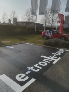 Photo de galerie - Marquage au sol - Parking - AUDI 